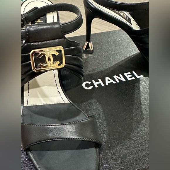 SOLD- CHANEL Sandals - Picture 7 of 13